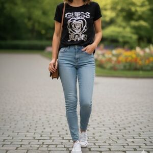 GUESS Jeans Vintage Y2K Womens/junior'sBlack Sequin Rose Graphic Baby Tee Size M